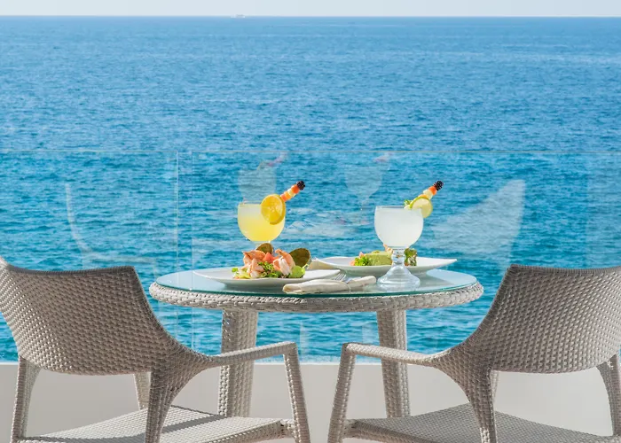 Costa Sur Resort & Spa